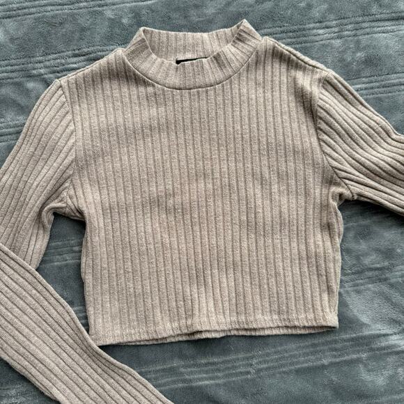 Forever 21 Ribbed Mock Neck Cropped Sweater Top Beige Women's Small - Picture 3 of 9